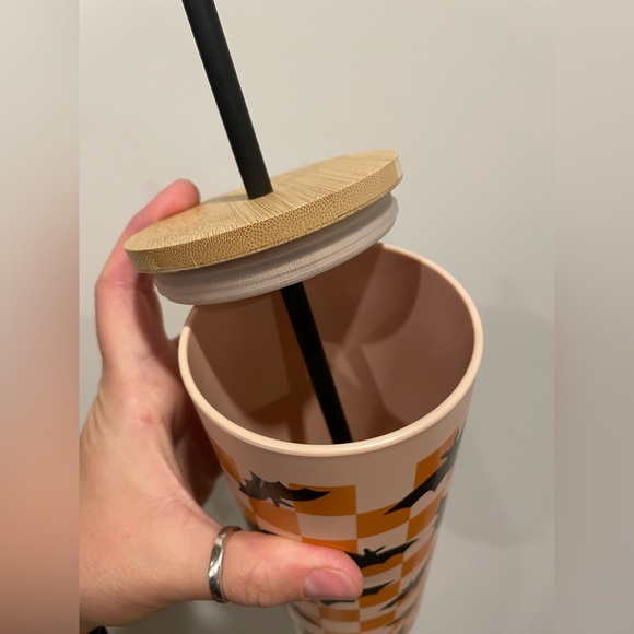🦇FREE w/$50 purchase 🦇Orange Checkered Tumbler with Bats and wood lid with Straw - Picture 4 of 5